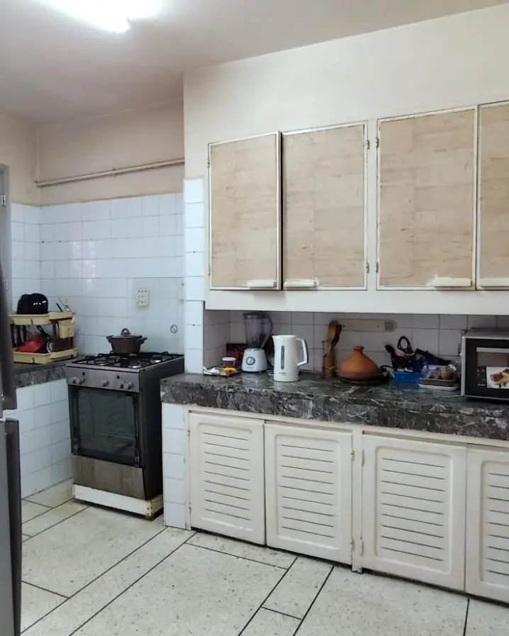 Cuisine d’un appartement à Casablanca avant rénovation