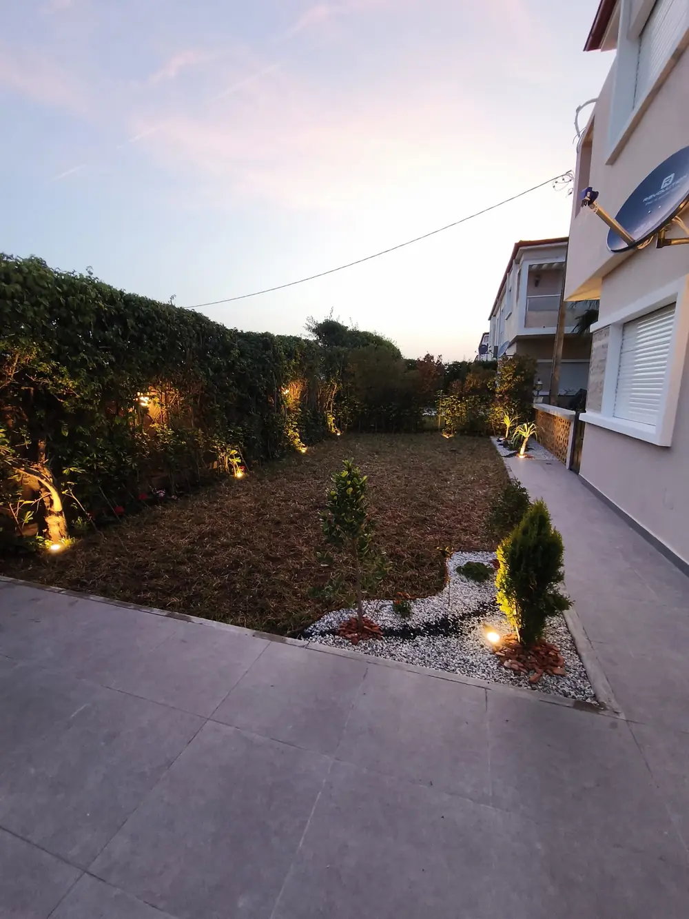 Jardin aménagé, villa livrée à Rabat