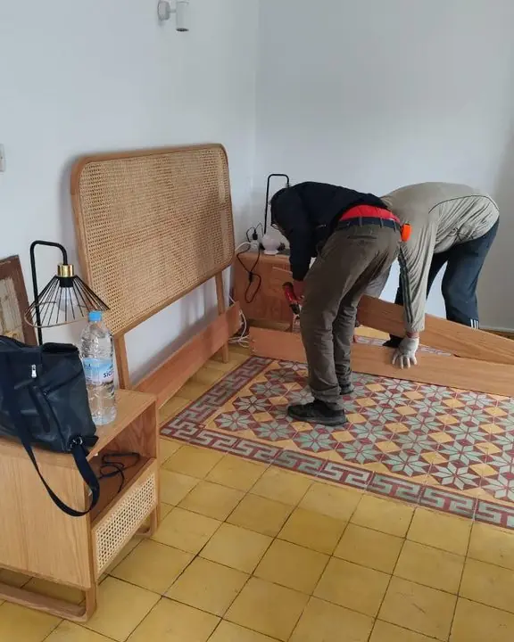 Montage du lit, villa à Hay Riad