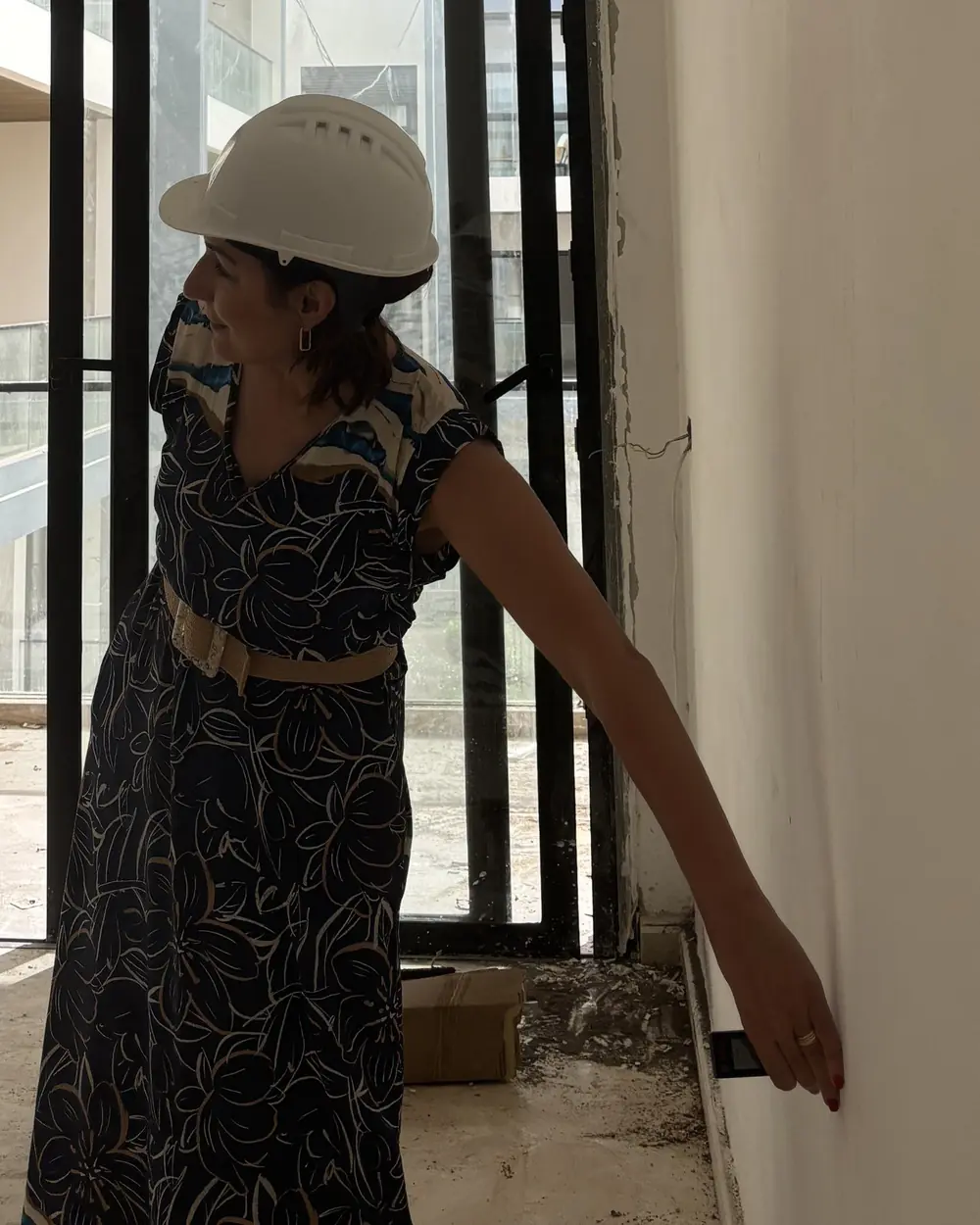 Prise de mesures au télémètre laser par notre architecte d'intérieur