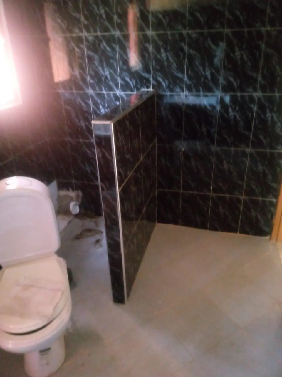 Salle de bain avant rénovation, villa à Marrakech